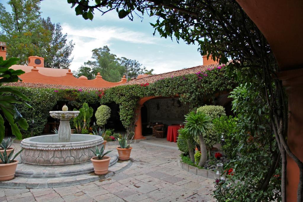 Antigua Villa Santa Monica サン・ミゲル・デ・アジェンデ エクステリア 写真